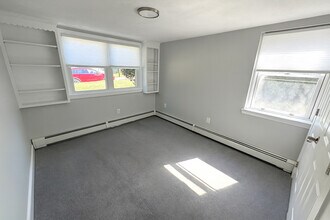 15 Garfield Ave, Unit 1 in Saugus, MA - Building Photo - Building Photo