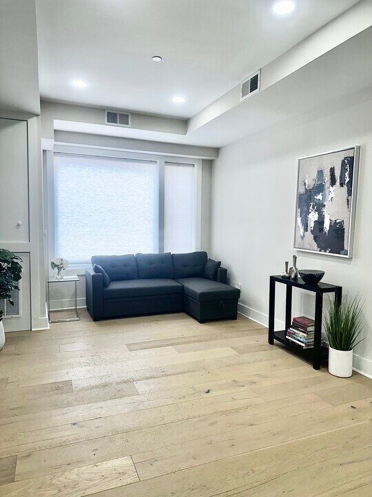 919 12th St NE, Unit A1 in Washington, DC - Building Photo
