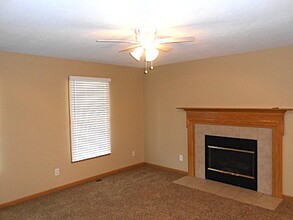 406 Green Apple Pl in Pataskala, OH - Building Photo - Building Photo