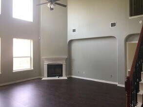 713 Crestwood Ln in Round Rock, TX - Building Photo - Building Photo