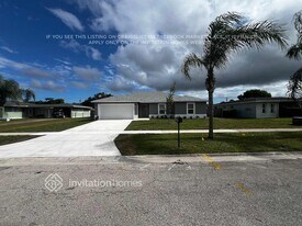 739 SW Goodrich St in Port St. Lucie, FL - Building Photo