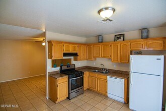 3313 Martina Pl in El Paso, TX - Building Photo - Building Photo