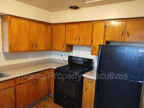 8934 S Nogales Hwy in Tucson, AZ - Building Photo - Building Photo