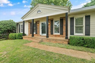 723 Riverview Dr in Franklin, TN - Building Photo - Building Photo