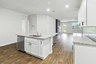 211 Rainmaker Ln in Bastrop, TX - Building Photo - Building Photo