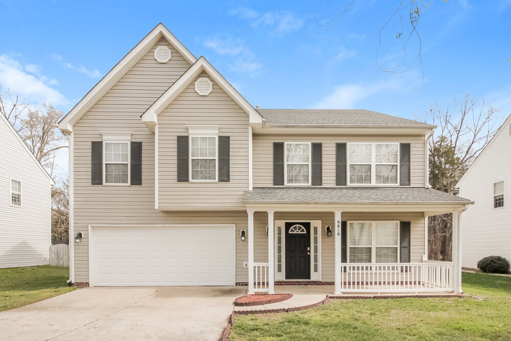 9818 Steele Meadow Rd in Charlotte, NC - Foto de edificio