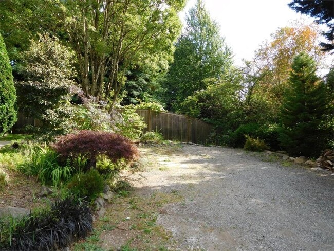 1536 Vashon Ave NE in Renton, WA - Building Photo - Building Photo