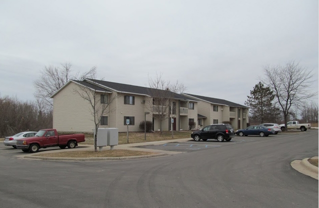 Timber Creek Apartments in North Branch, MI - Building Photo - Building Photo