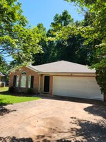 15 Lakeview Trail in Covington, GA - Building Photo