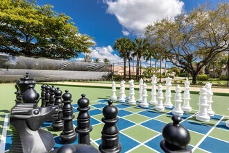 Palm Court at Wellington Apartments in Wellington, FL - Foto de edificio - Building Photo