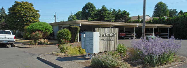 Garden Apartments in Salem, OR - Building Photo - Building Photo