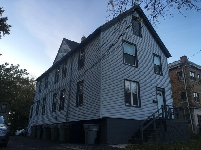 property at 1759 N Arlington Pl