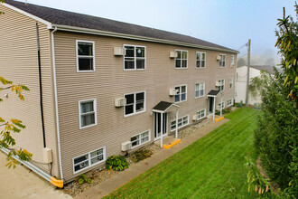 Park Place Apartments in Williamston, MI - Building Photo - Building Photo