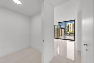 300 Biscayne Blvd Way, Unit 1509 in Miami, FL - Building Photo - Building Photo