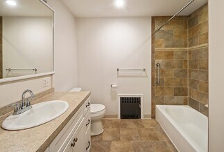 97 Winthrop Shore Dr in Winthrop, MA - Building Photo - Building Photo