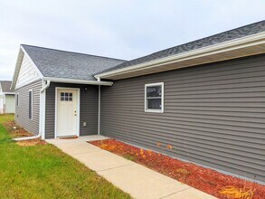 3816 Kensington Pl in Plover, WI - Building Photo - Building Photo