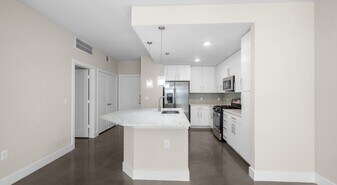 300 Ruthven St in Houston, TX - Building Photo