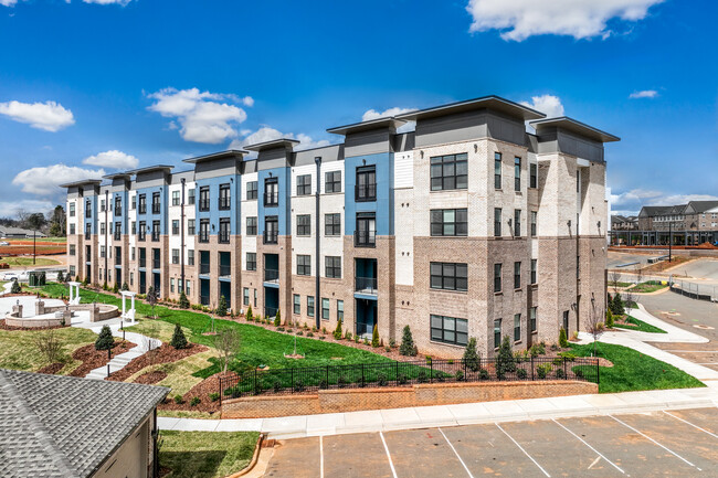 Keystone Mebane Towne in Mebane, NC - Building Photo - Building Photo