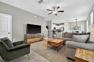 10432 Shady Preserve Dr in Riverview, FL - Building Photo - Building Photo