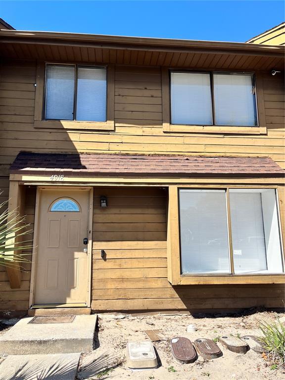 property at 4918 Silver Oaks Village