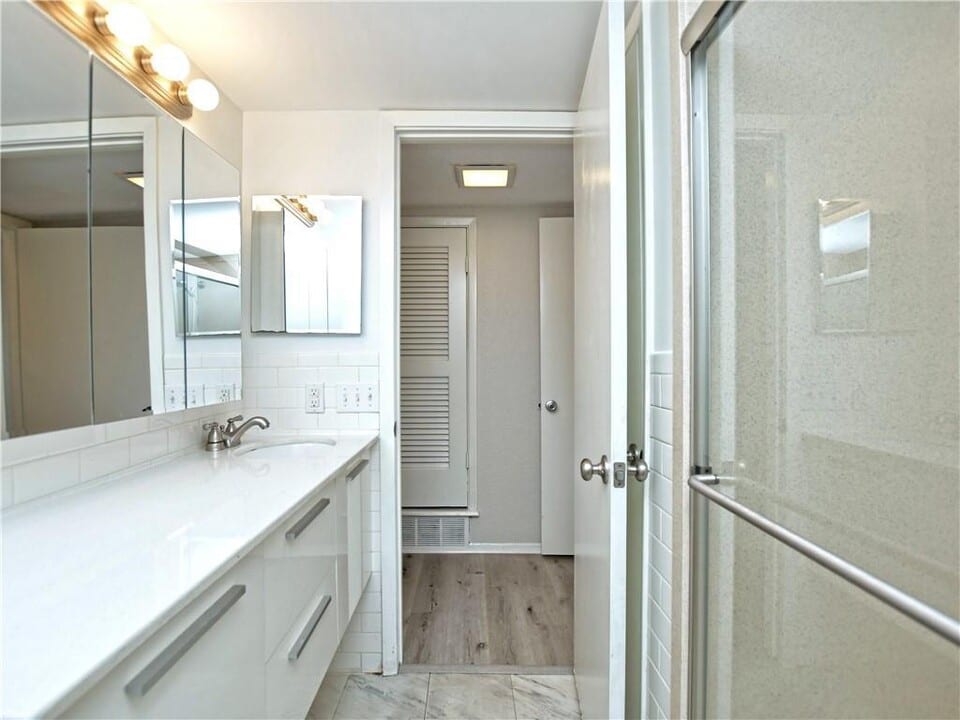 2425 Ashdale Dr in Austin, TX - Building Photo