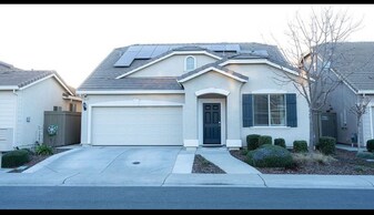 3312 Moscato St in Roseville, CA - Building Photo
