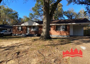 2188 St Elmo Ave in Memphis, TN - Building Photo - Building Photo