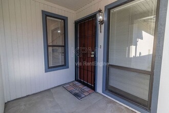6072 Carolina Cir in Stockton, CA - Building Photo - Building Photo