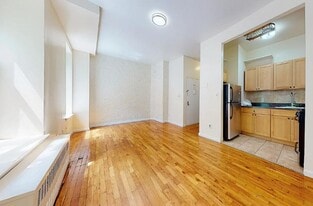 West 113th Street in New York, NY - Building Photo