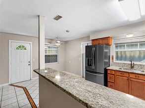 1219 S 10th St in Fort Pierce, FL - Foto de edificio - Building Photo