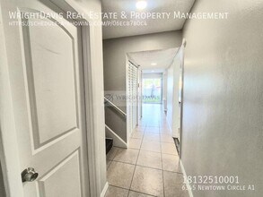 6345 Newtown Cir in Tampa, FL - Building Photo - Building Photo