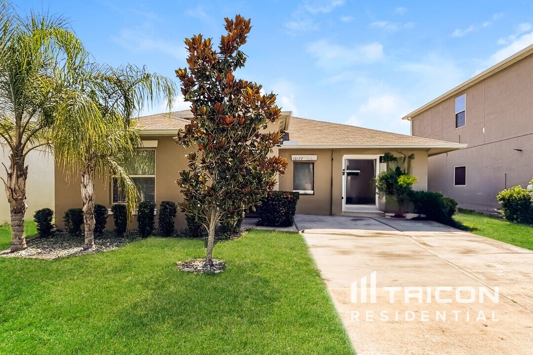 10122 Crested Fringe Dr in Riverview, FL - Building Photo