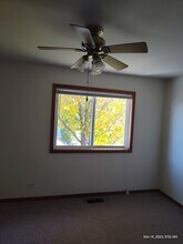 434 Meadow Green Ln in Round Lake Beach, IL - Building Photo - Building Photo