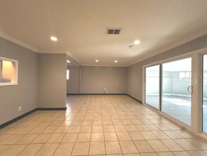 5306 W Henderson Pl in Santa Ana, CA - Building Photo - Building Photo