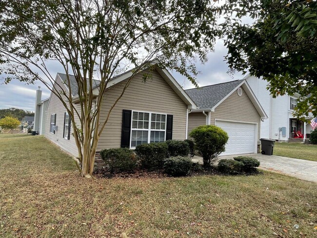724 Llewellyn Ln in Loudon, TN - Building Photo - Building Photo