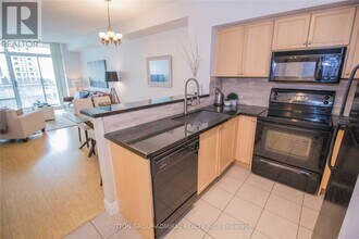 5 Marine Parade Dr in Toronto, ON - Building Photo - Building Photo