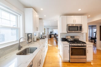 20 Carver Road East in Watertown, MA - Building Photo - Interior Photo