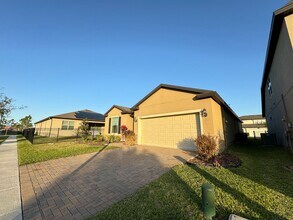 2673 Tahoe Terrace in St. Cloud, FL - Building Photo - Building Photo