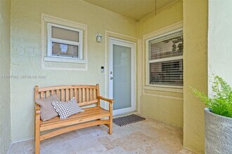 11845 SW 100th St in Miami, FL - Building Photo - Building Photo