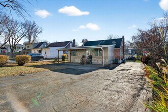 1255 St Antoine St in Florissant, MO - Building Photo - Building Photo