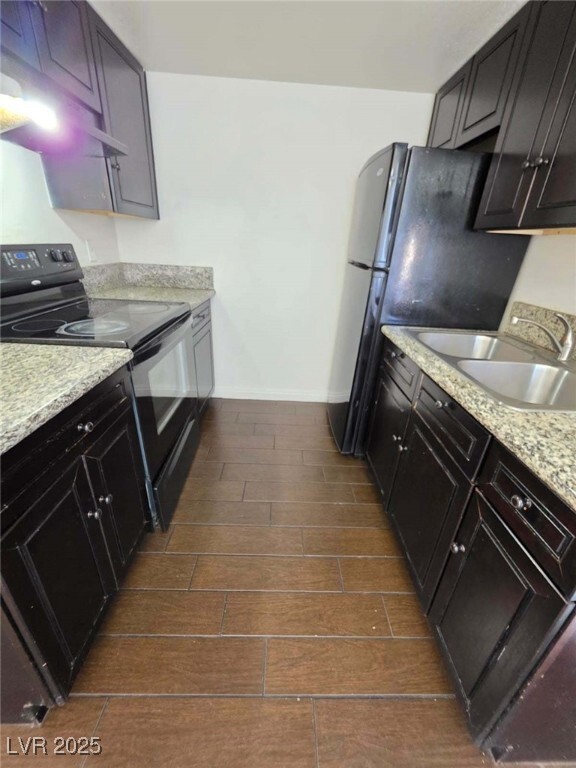 property at 2626 Lynnwood St