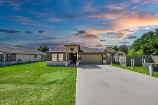 51 Rd 5214 in Cleveland, TX - Building Photo