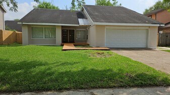 12807 Villawood Ln in Houston, TX - Building Photo