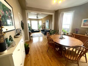 3249 W Hirsch St, Unit APT 401 in Chicago, IL - Foto de edificio - Building Photo