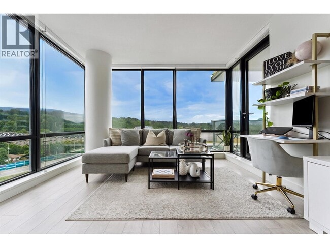 property at 680 Seylynn Cres