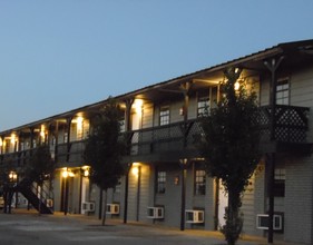 Pear Tree Apartments in Altus, OK - Building Photo - Building Photo