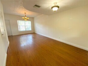 5444 Jubilee Way in Margate, FL - Building Photo - Building Photo