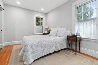 93 Walnut St in Brookline, MA - Foto de edificio - Building Photo