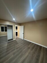 2222 Zoe Ave in Huntington Park, CA - Foto de edificio - Building Photo