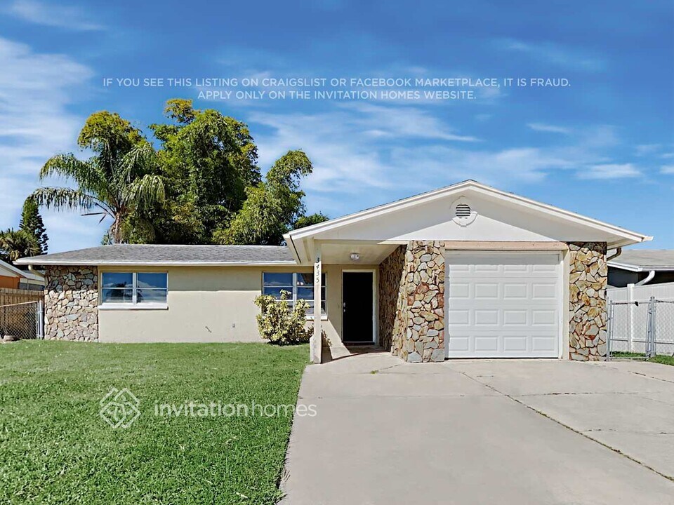 3435 Wilson Dr in Holiday, FL - Building Photo